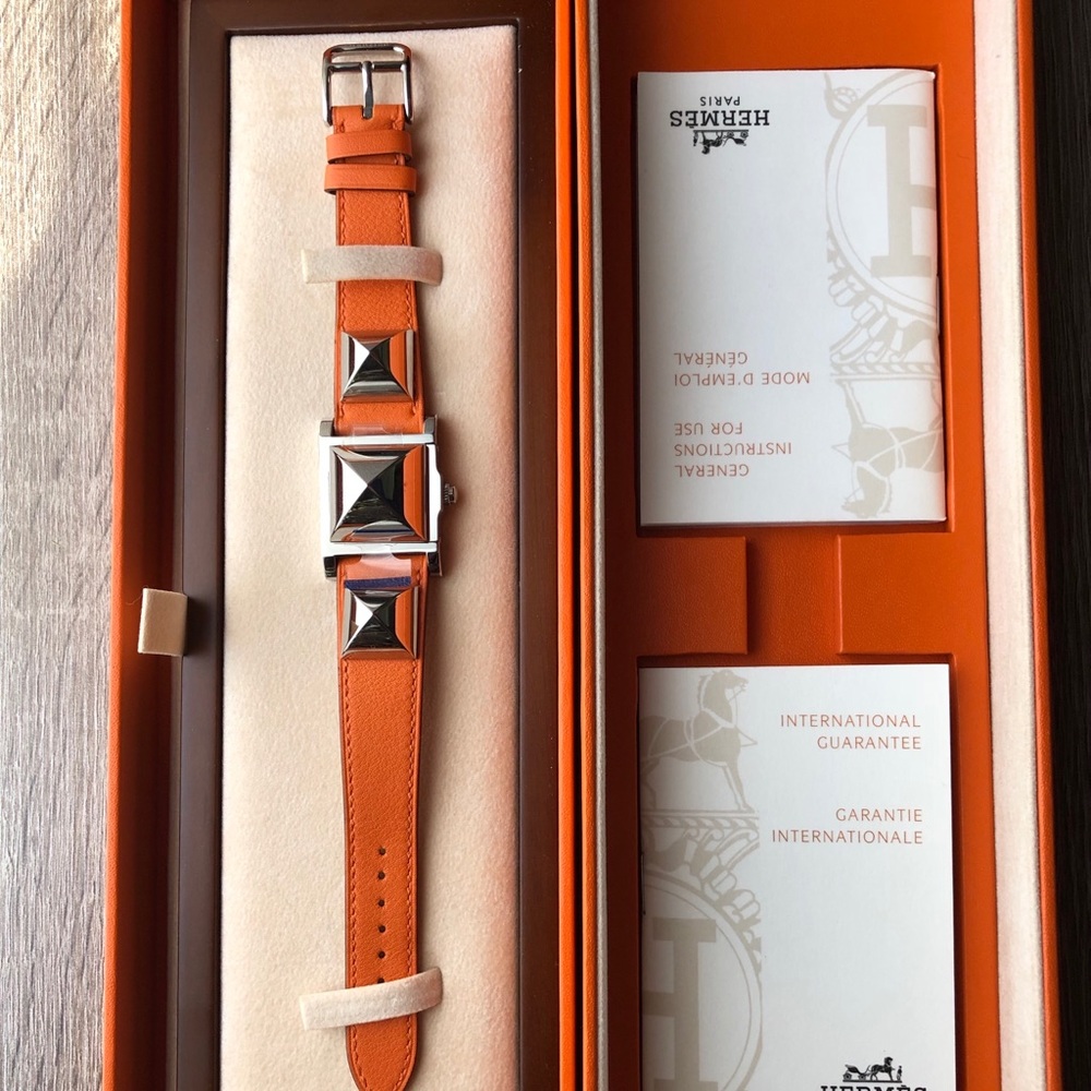 Brand new 100% Auth Hermès Medor Watch in orange